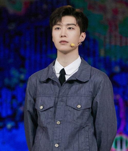 娱乐吃瓜演员范丞丞,娱乐圈的“吃瓜”新星，揭秘他的成长之路